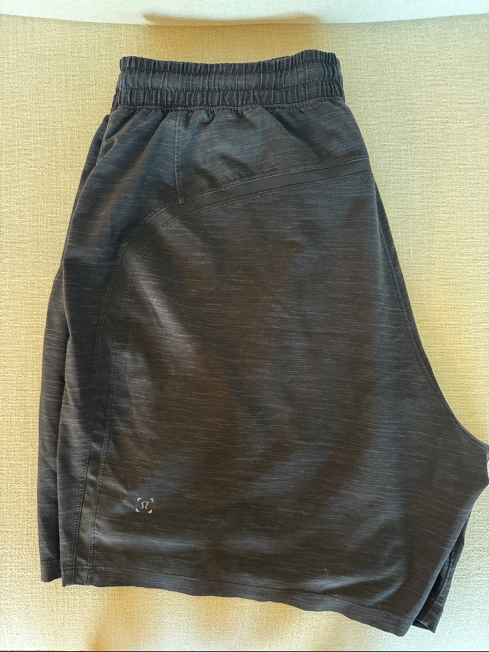 lululemon athletica Men's Athletic Shorts in Charcoal Black